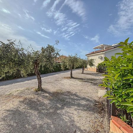 Case Vacanze Mare Nostrum - Villas In Front Of The Beach With Pool Campofelice Di Roccella Luaran gambar