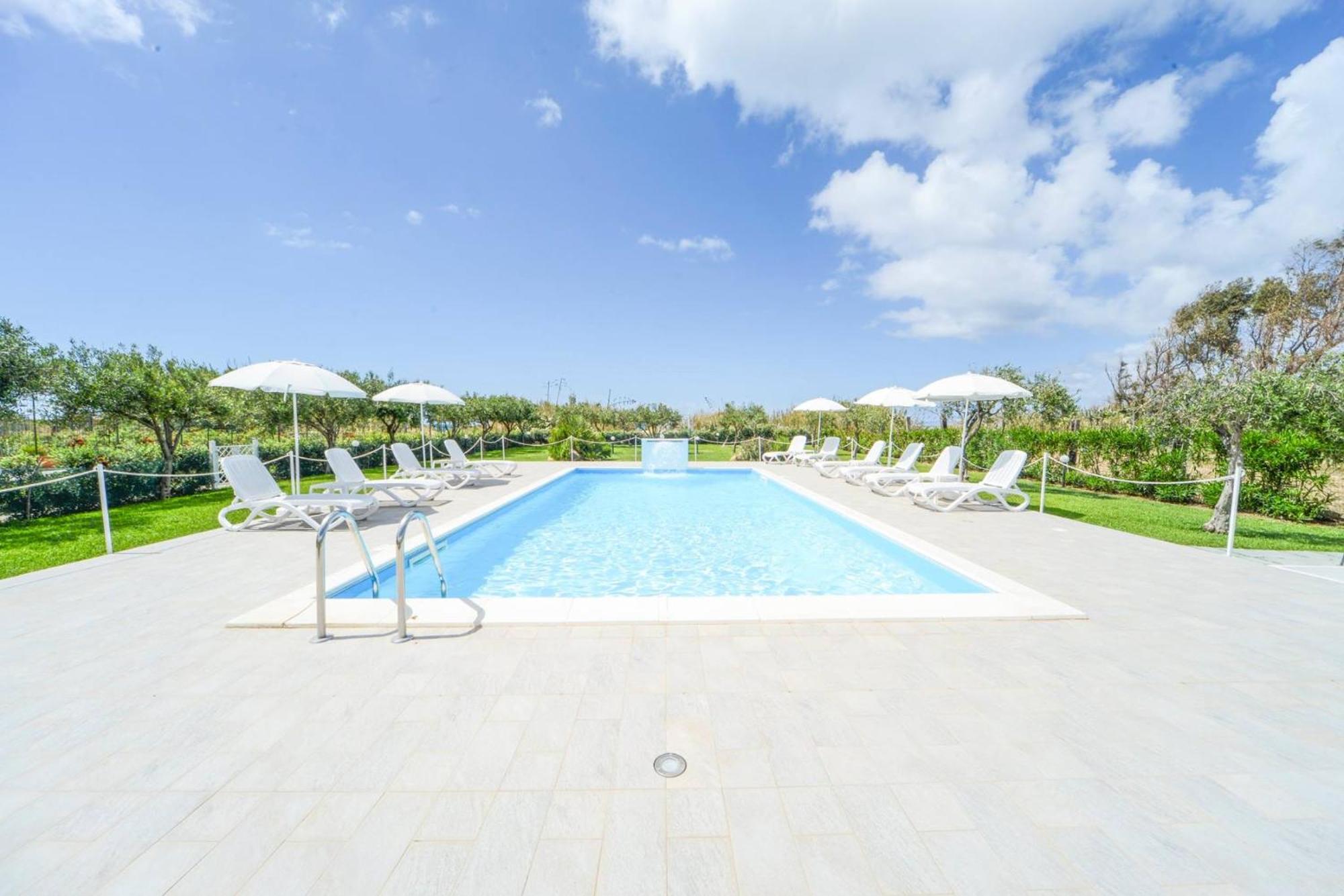 Case Vacanze Mare Nostrum - Villas In Front Of The Beach With Pool Campofelice Di Roccella Luaran gambar